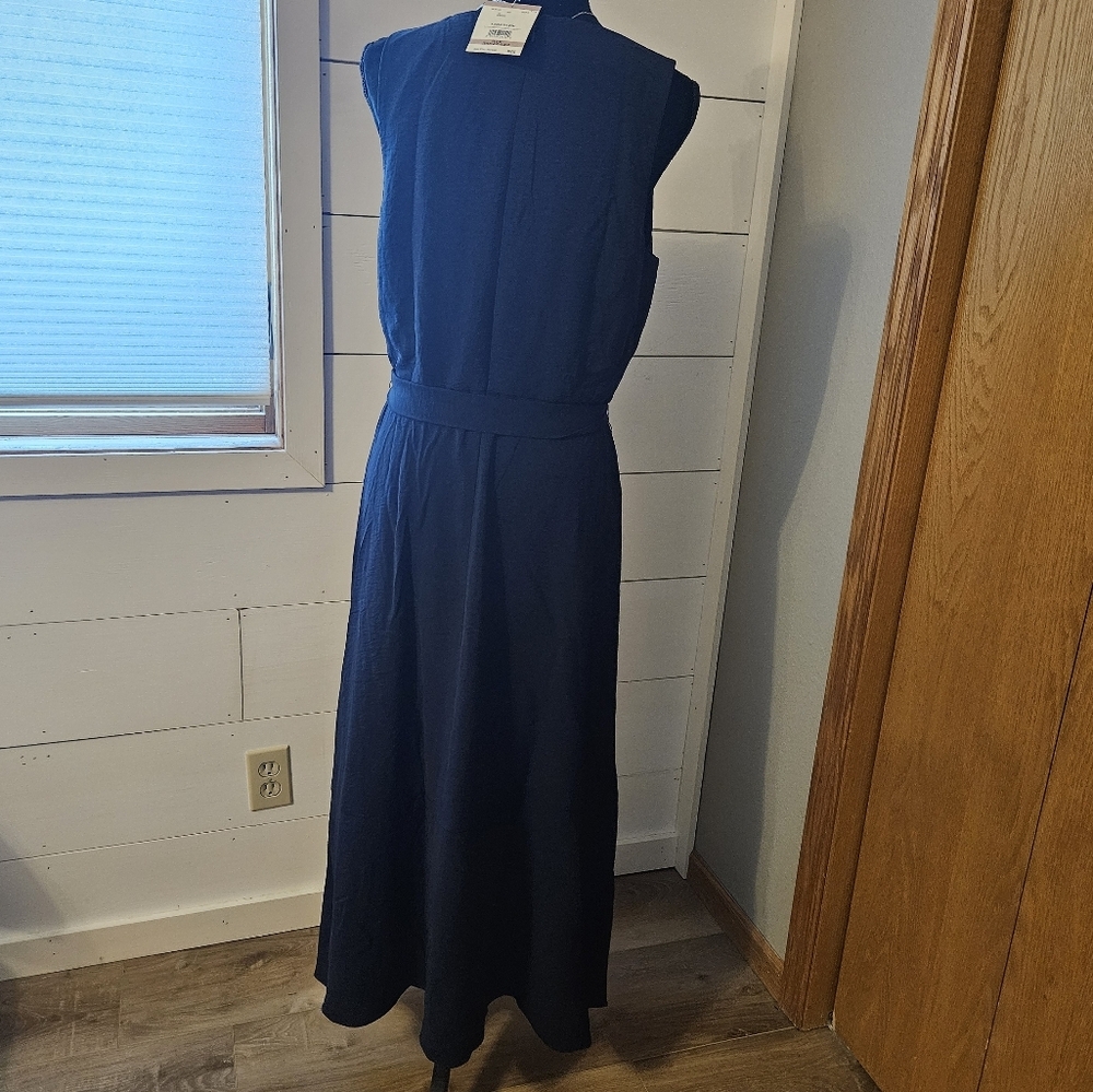 Anne Klein NWT Women's size 12 navy sleeveless dress - Picture 4 of 6